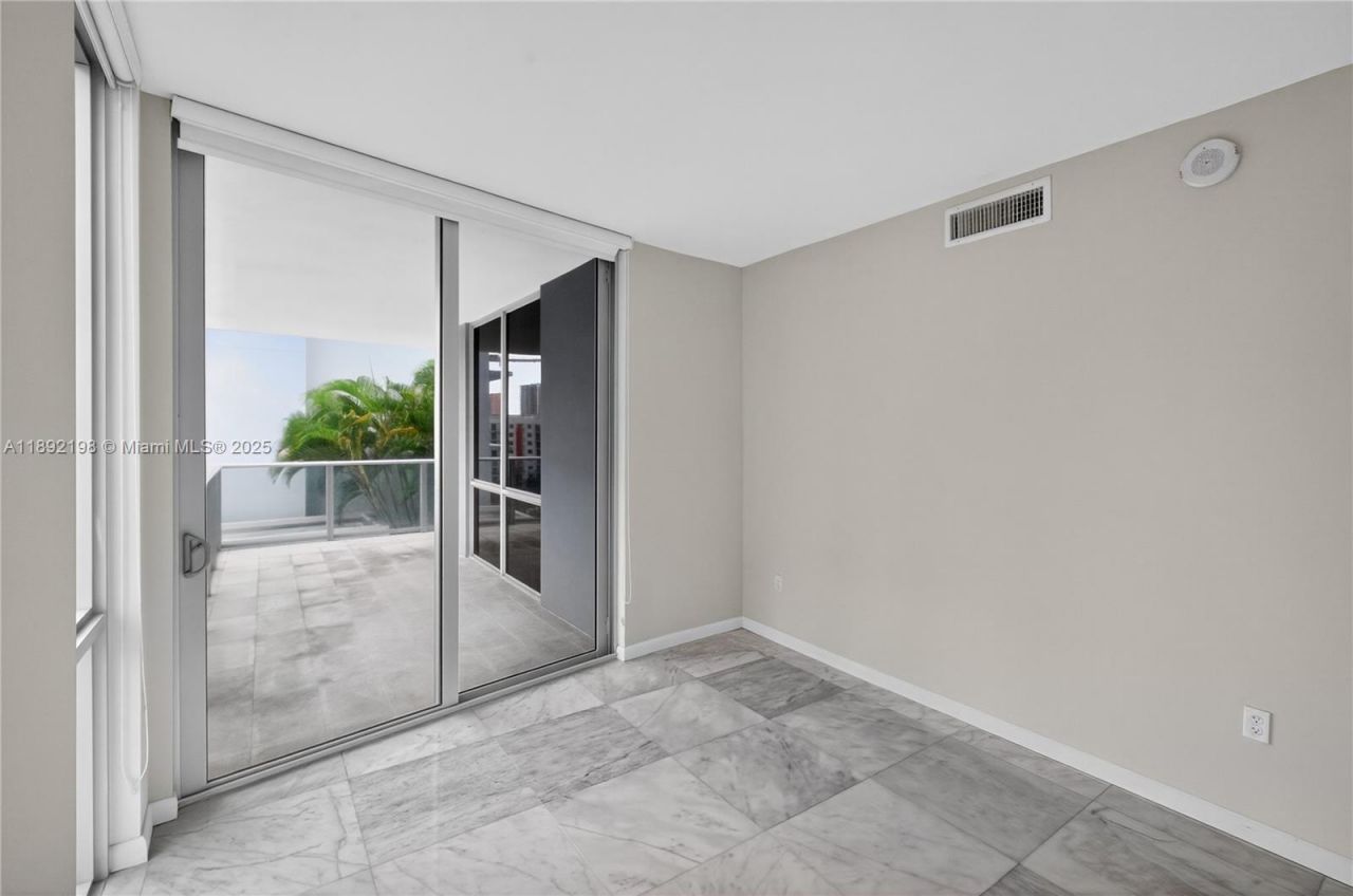 1010 SW 2nd Ave, Unit 603, Miami, FL 33130 Photo