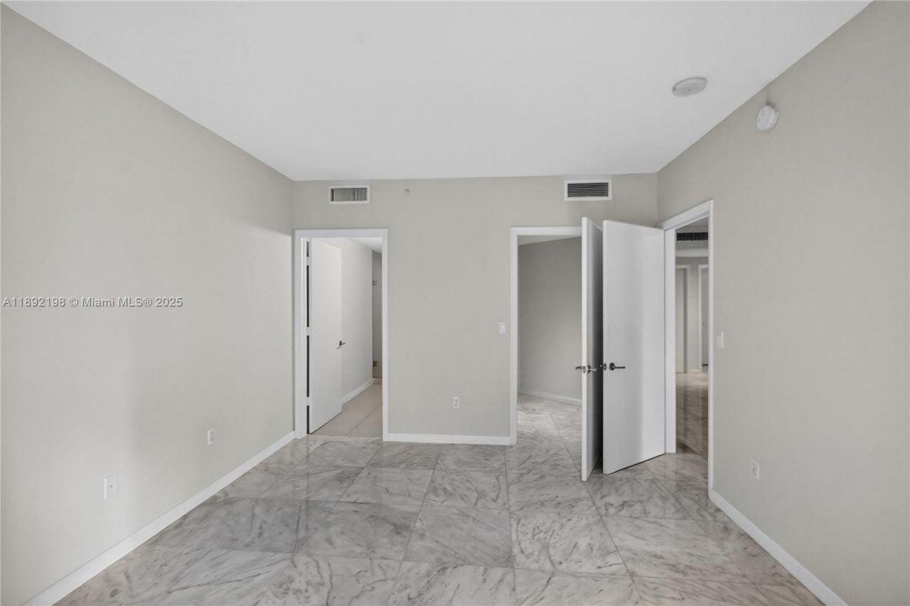 1010 SW 2nd Ave, Unit 603, Miami, FL 33130 Photo