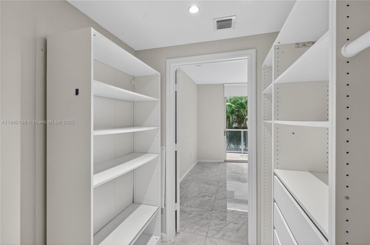 1010 SW 2nd Ave, Unit 603, Miami, FL 33130 Photo