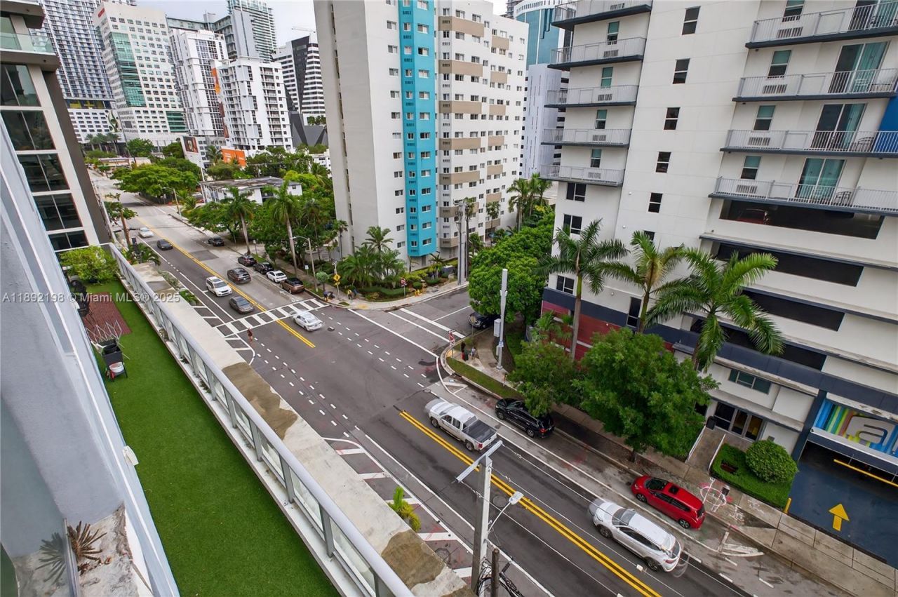 1010 SW 2nd Ave, Unit 603, Miami, FL 33130 Photo