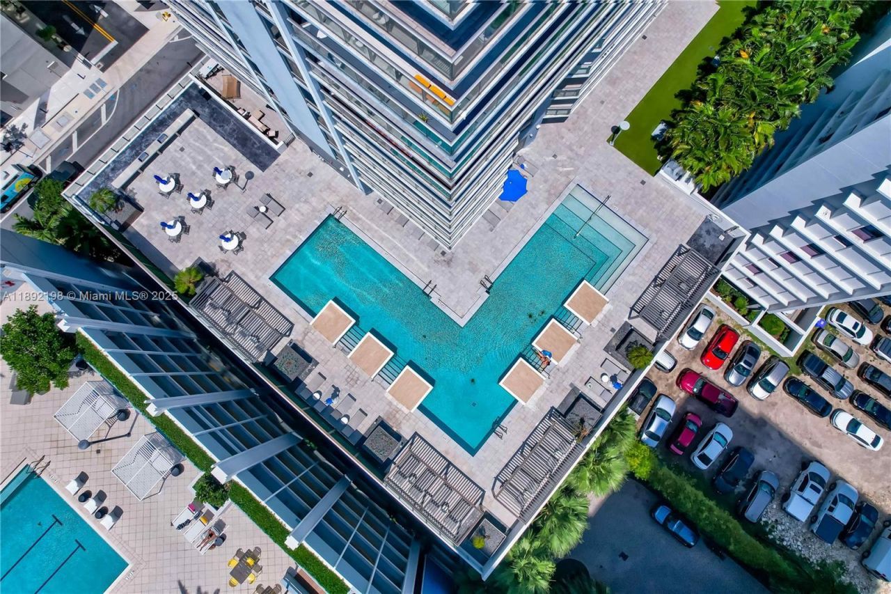 1010 SW 2nd Ave, Unit 603, Miami, FL 33130 Photo