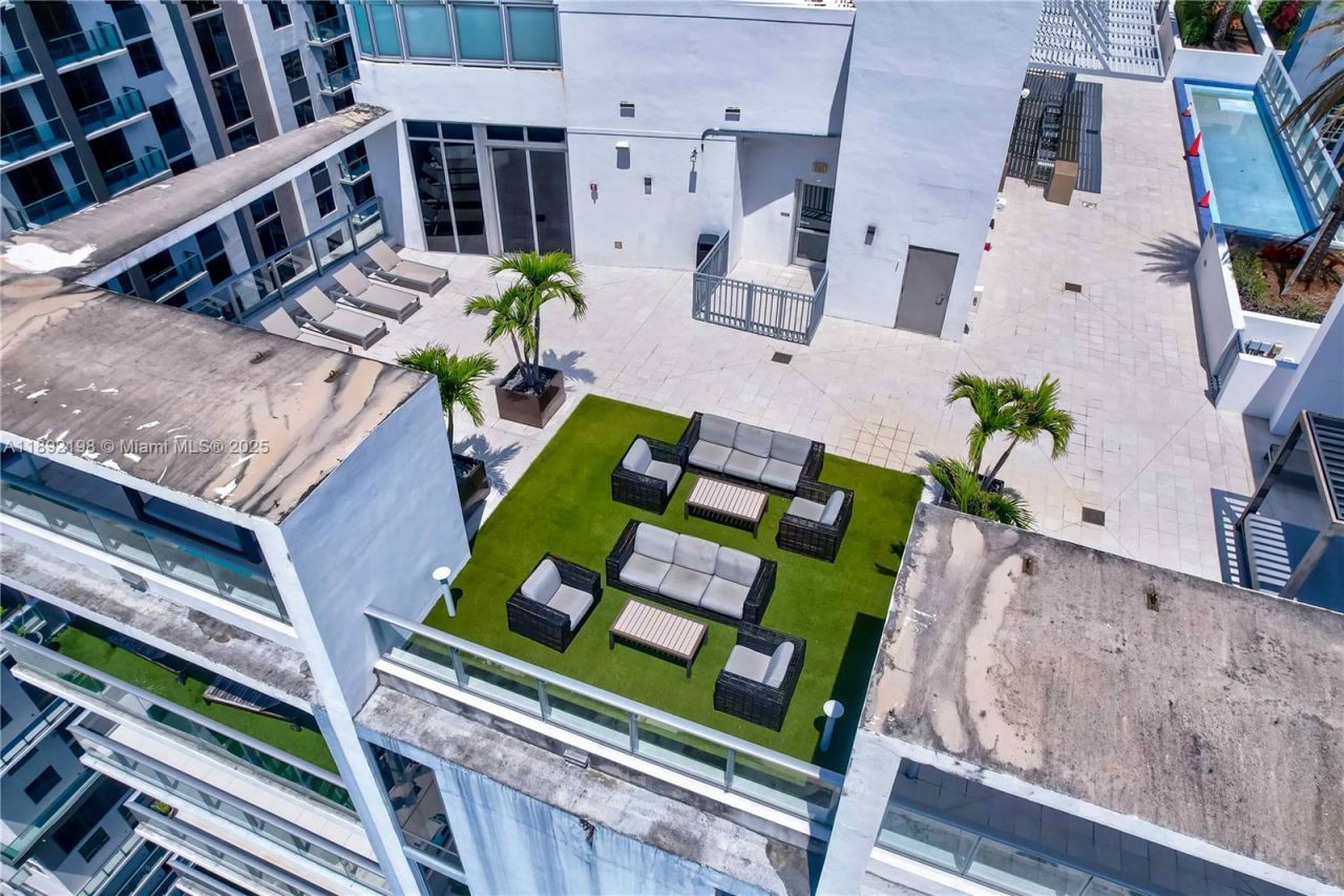 1010 SW 2nd Ave, Unit 603, Miami, FL 33130 Photo