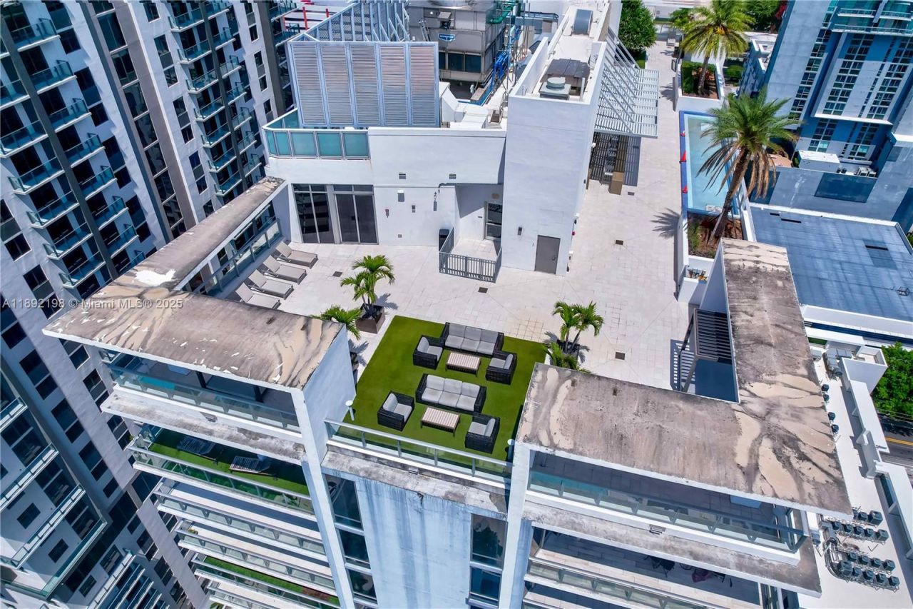 1010 SW 2nd Ave, Unit 603, Miami, FL 33130 Photo