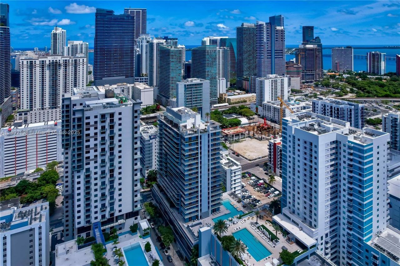 1010 SW 2nd Ave, Unit 603, Miami, FL 33130 Photo