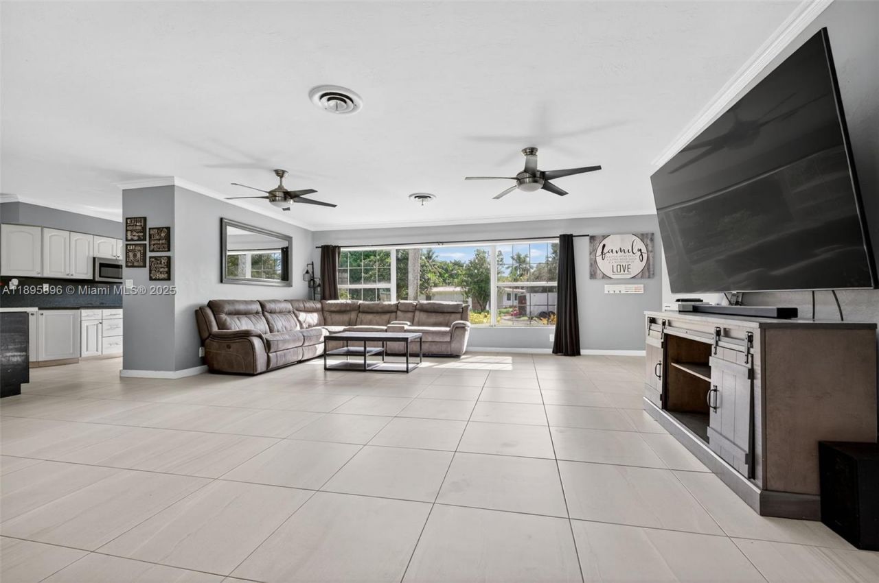 801 Holly Ln, Plantation, FL 33317 Photo