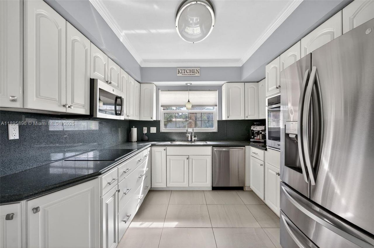 801 Holly Ln, Plantation, FL 33317 Photo