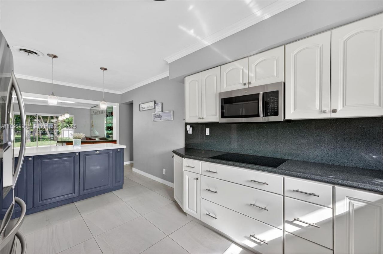 801 Holly Ln, Plantation, FL 33317 Photo