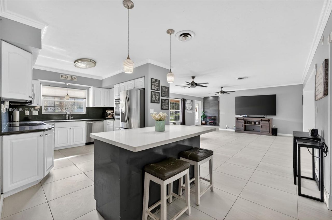 801 Holly Ln, Plantation, FL 33317 Photo