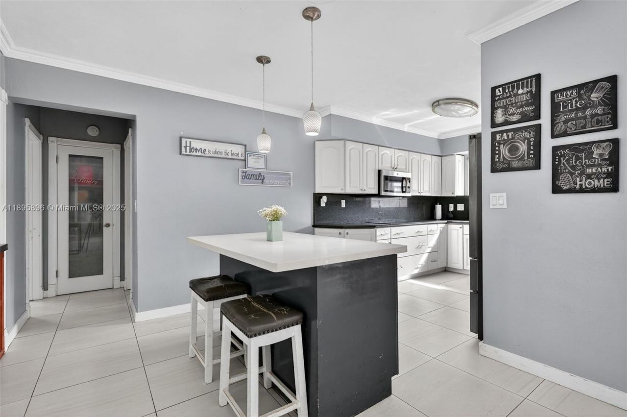 801 Holly Ln, Plantation, FL 33317 Photo