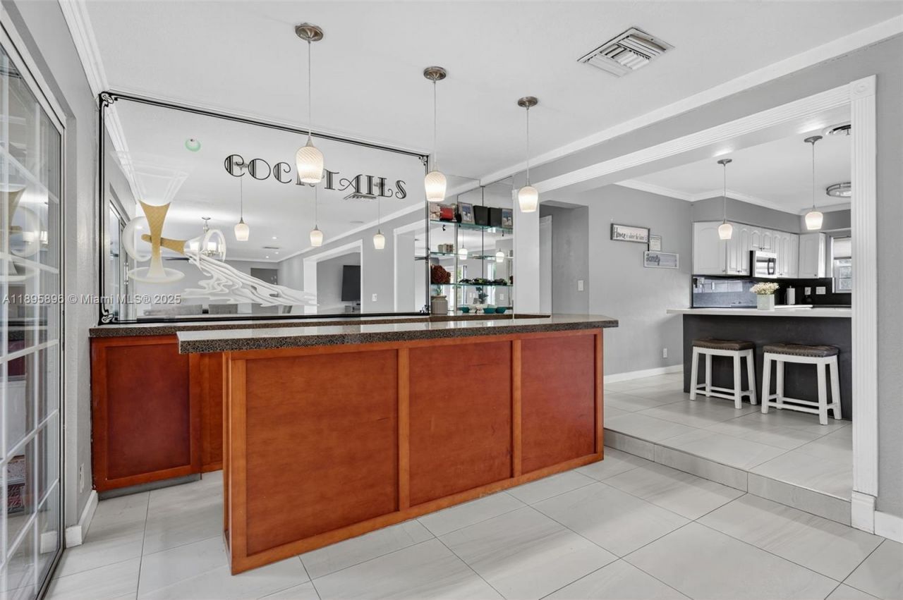 801 Holly Ln, Plantation, FL 33317 Photo