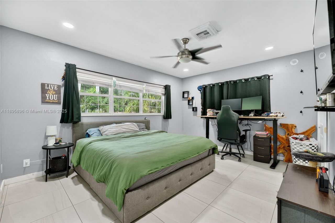 801 Holly Ln, Plantation, FL 33317 Photo