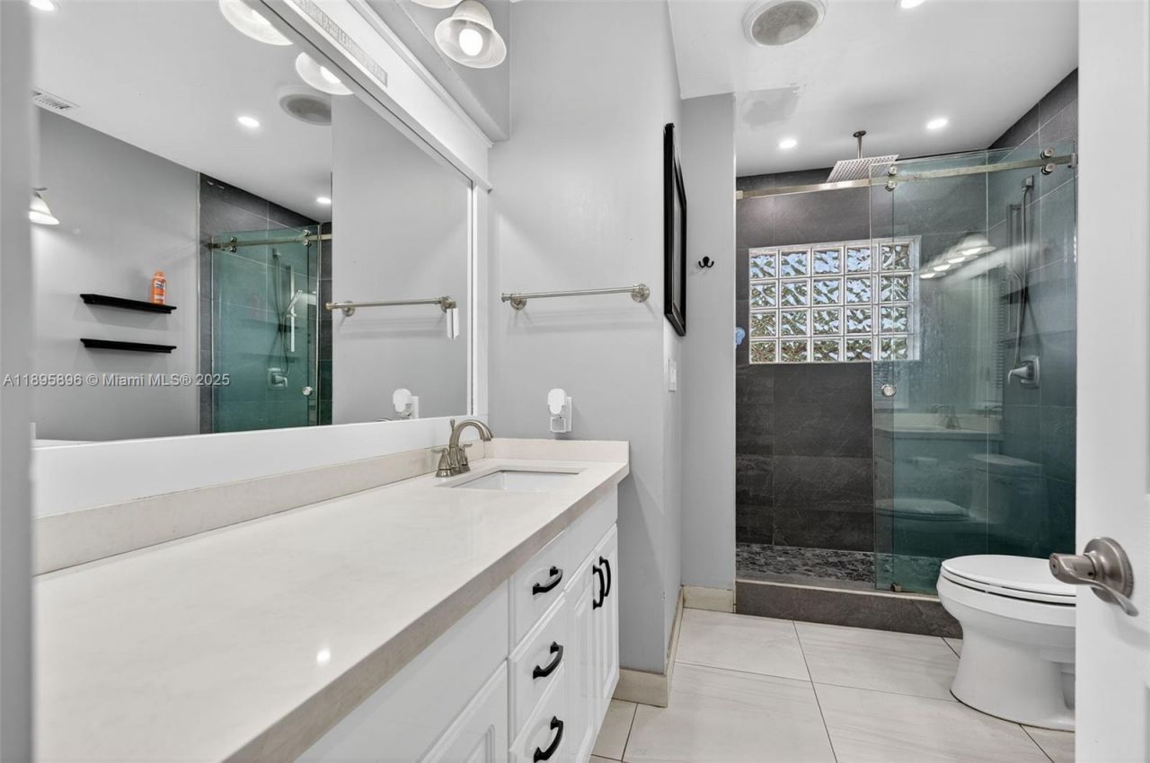 801 Holly Ln, Plantation, FL 33317 Photo