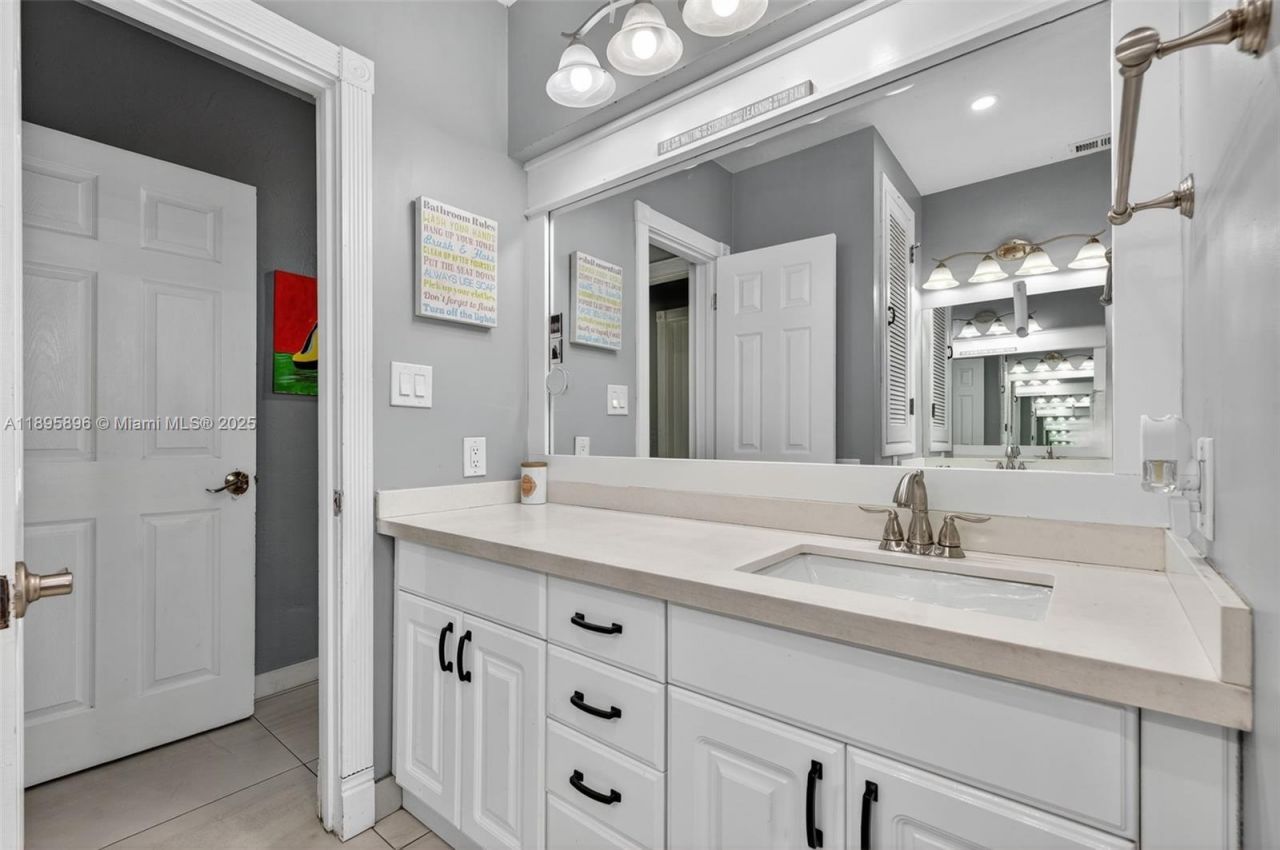 801 Holly Ln, Plantation, FL 33317 Photo