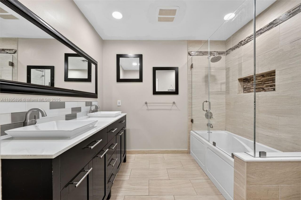 801 Holly Ln, Plantation, FL 33317 Photo