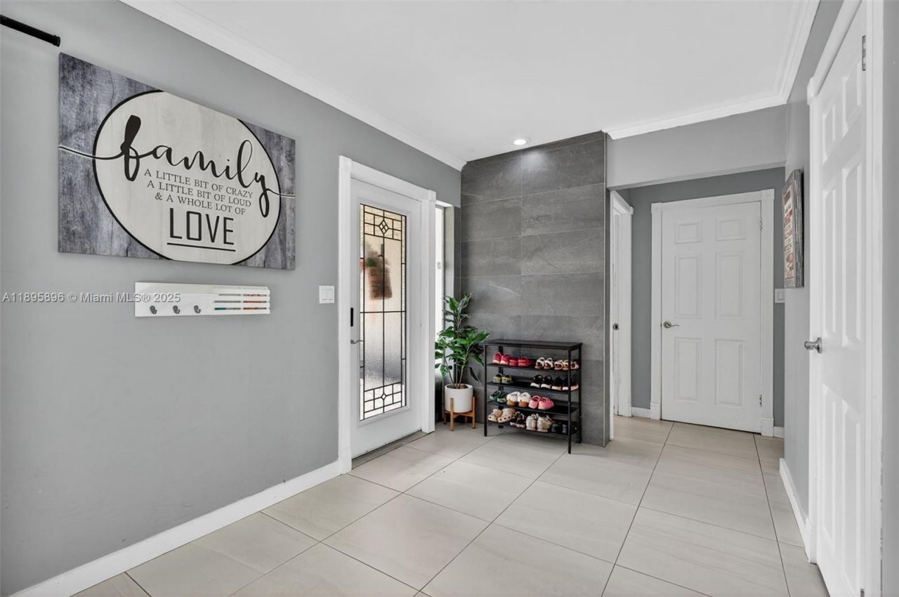 801 Holly Ln, Plantation, FL 33317 Photo