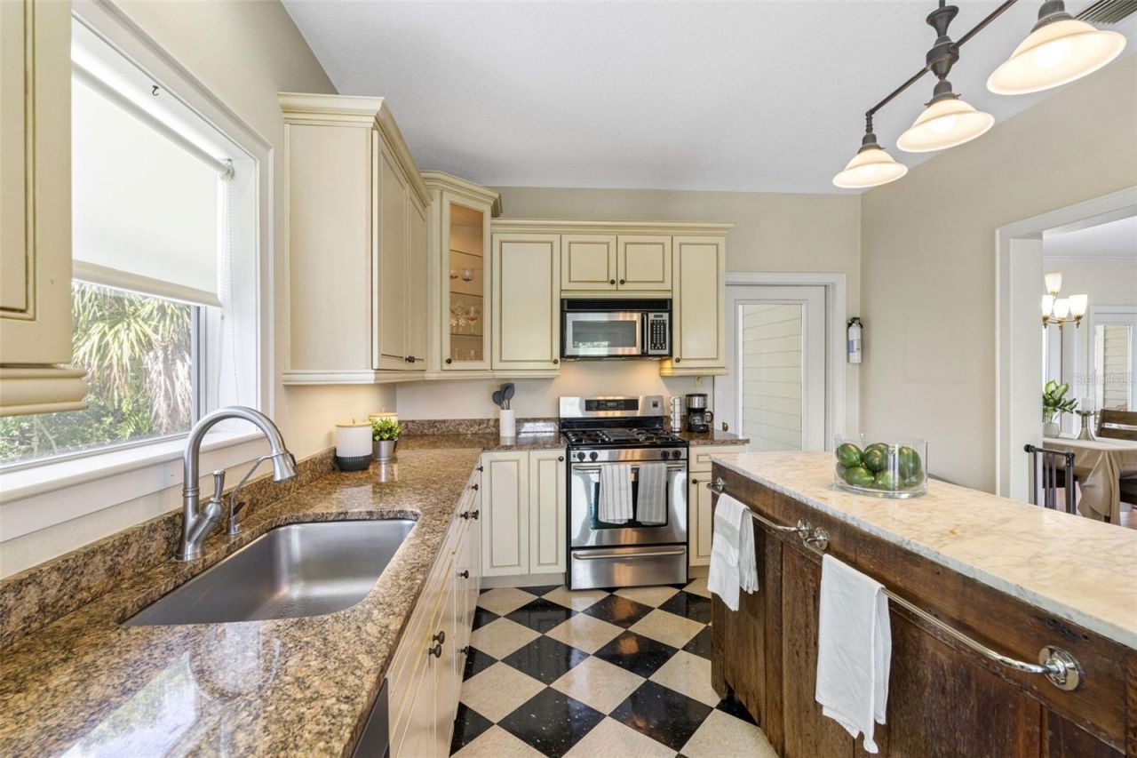 1215 Bayshore Drive, Terra Ceia, FL 34250 Photo