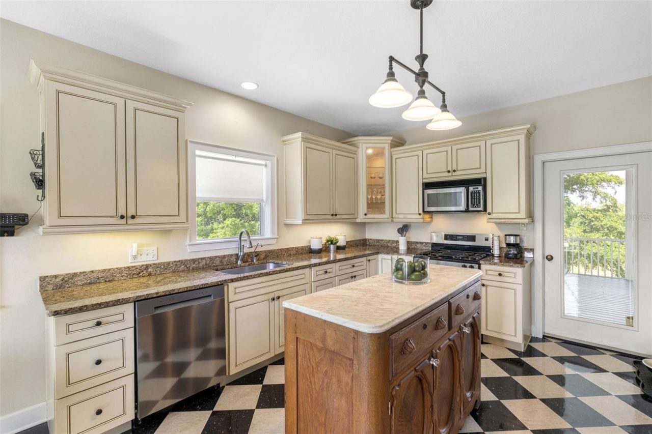 1215 Bayshore Drive, Terra Ceia, FL 34250 Photo