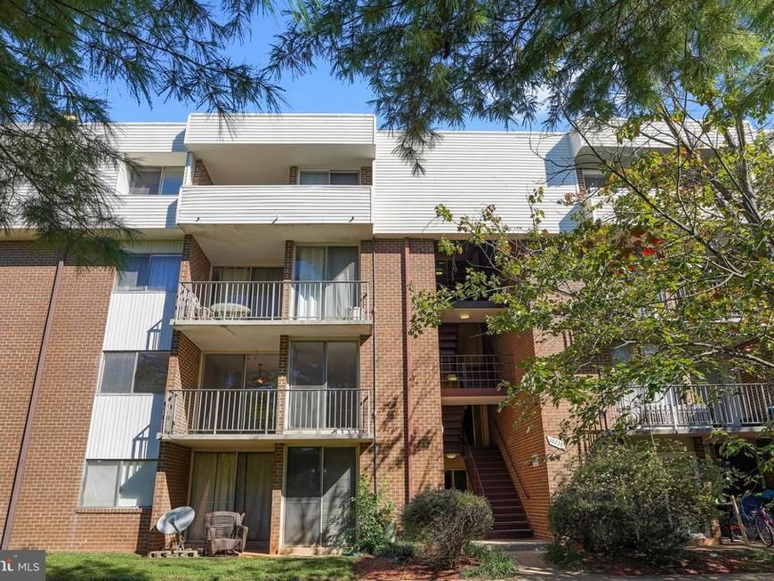 10239 Prince Place, Unit 26-103, Upper Marlboro, MD 20774 Main Photo