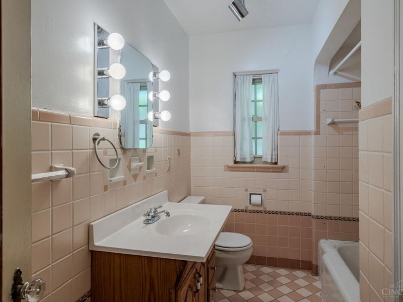501 Terrace Avenue, Cincinnati, OH 45220 Photo 21