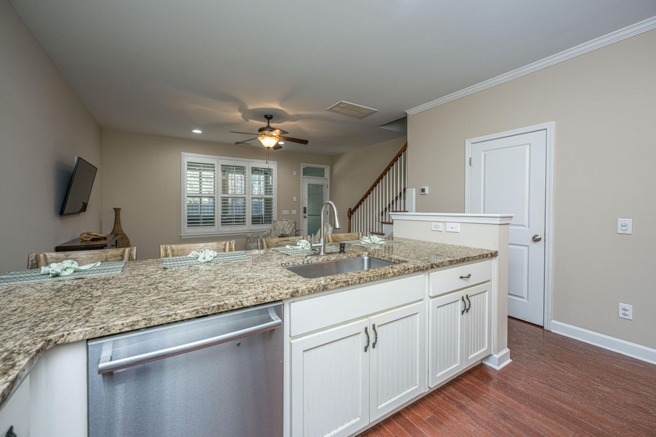 2412 Kings Gate Lane Photo 10