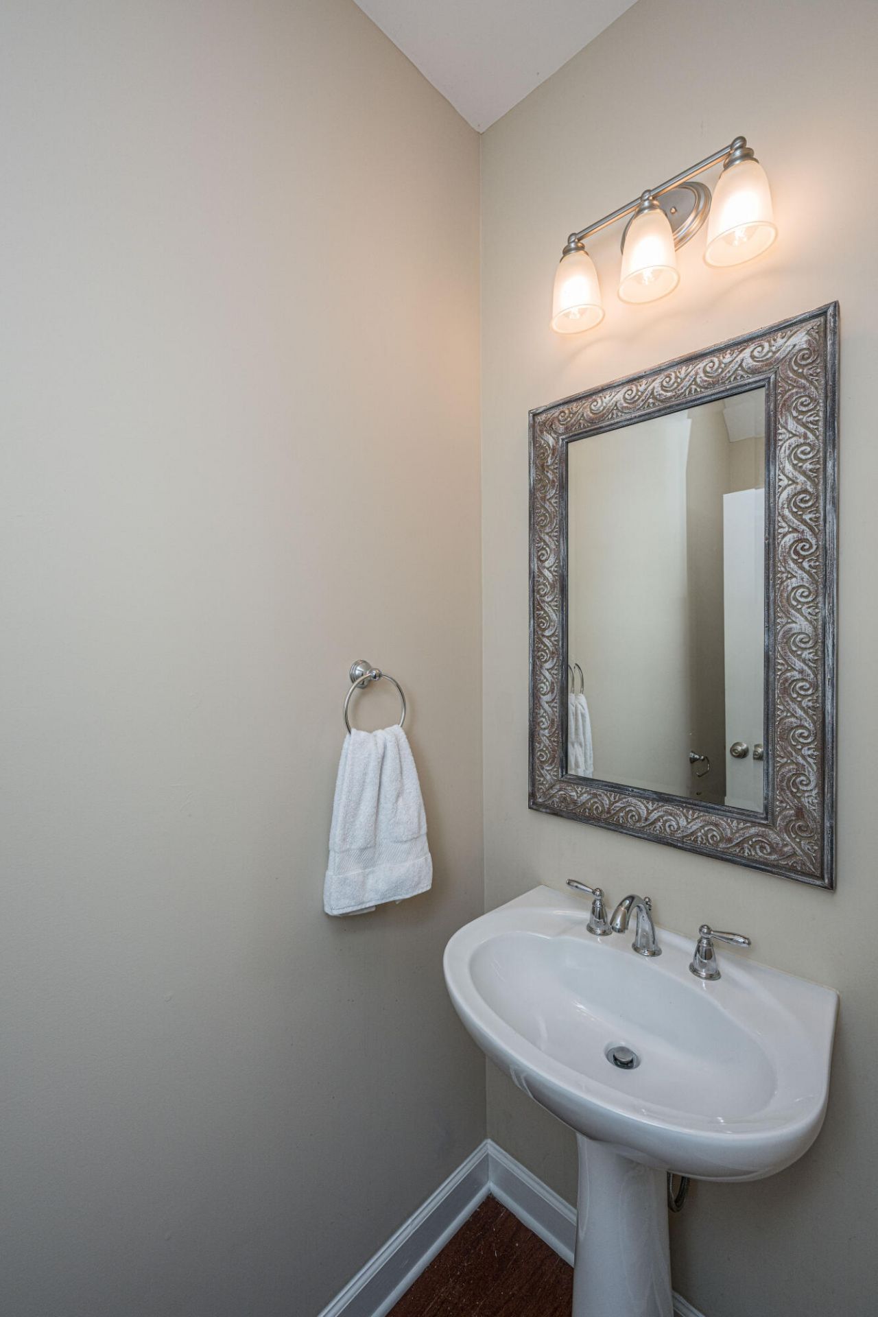 2412 Kings Gate Lane Photo 15