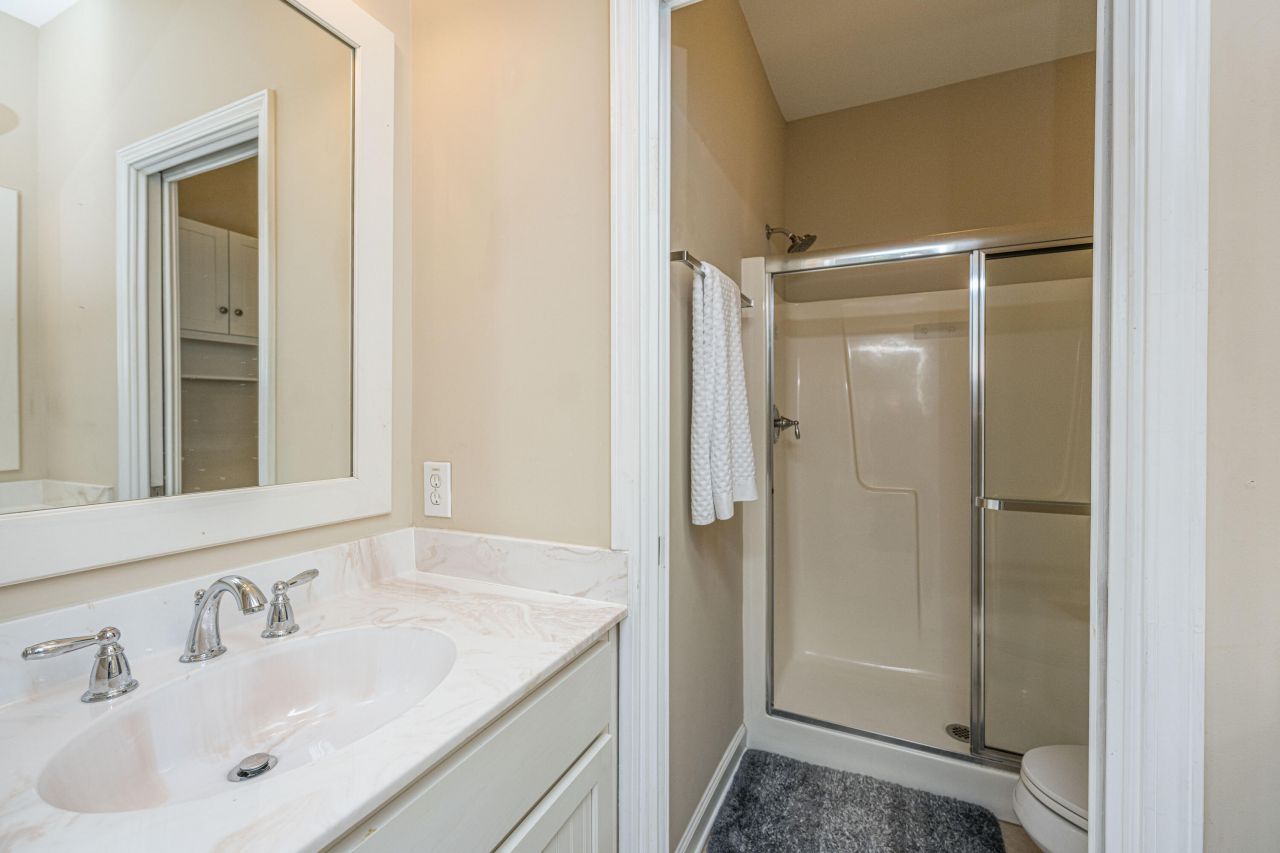 2412 Kings Gate Lane Photo 21