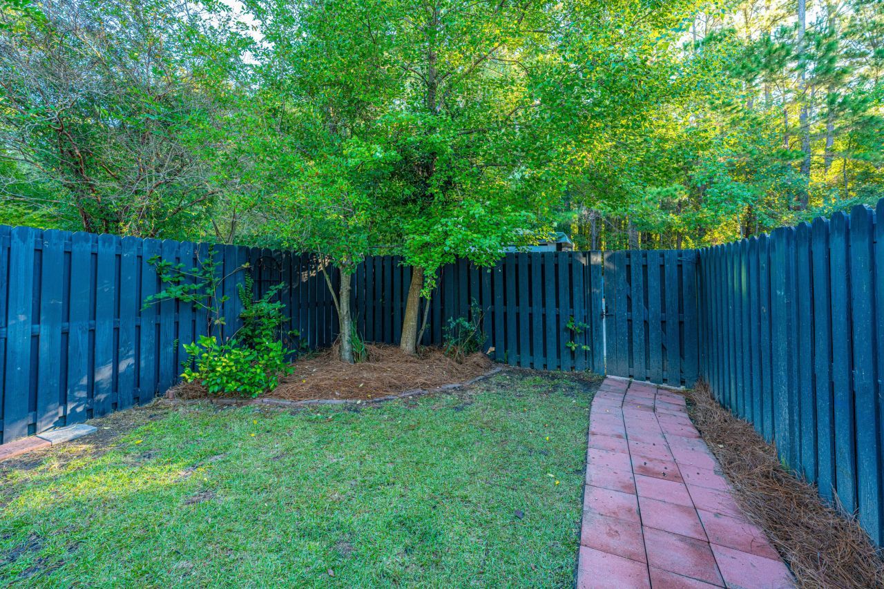 2412 Kings Gate Lane Photo 33