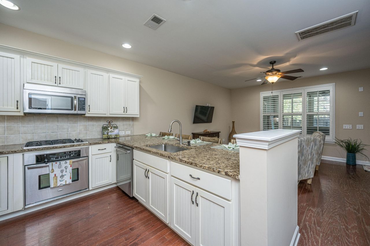 2412 Kings Gate Lane Photo 7