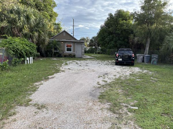 2848 Westgate Avenue, West Palm Beach, FL 33409