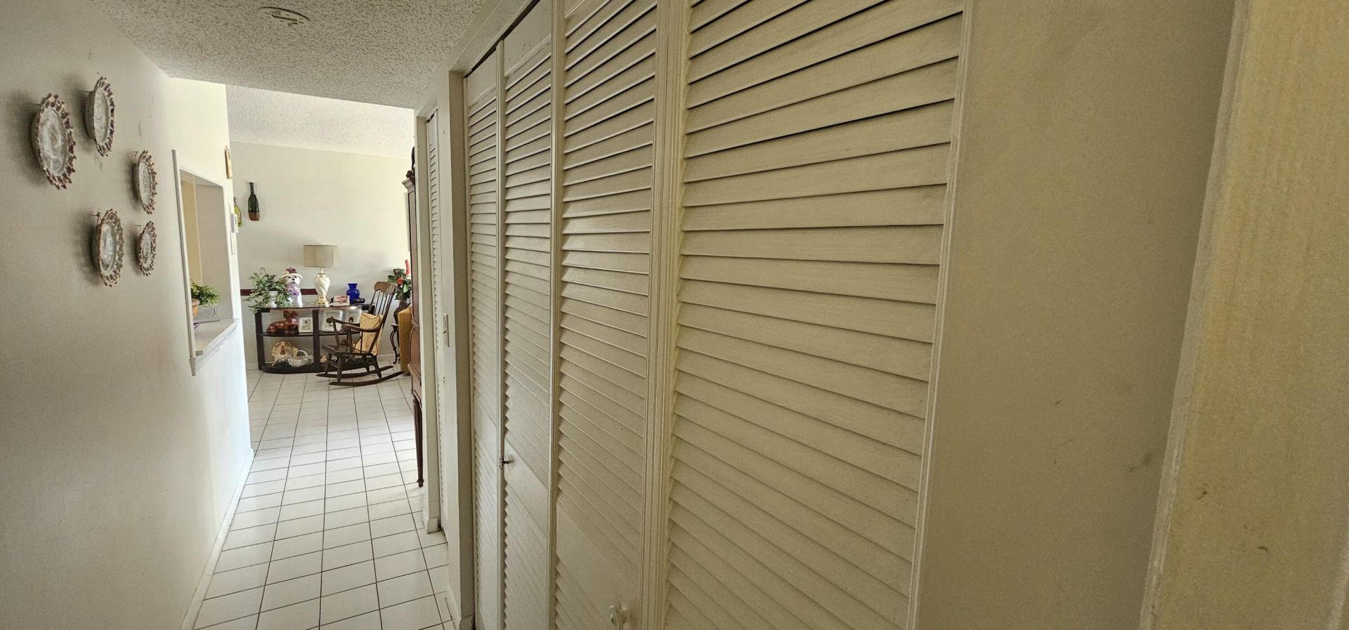 721 Lori Dr, Unit 105, Palm Springs, FL 33461 Photo