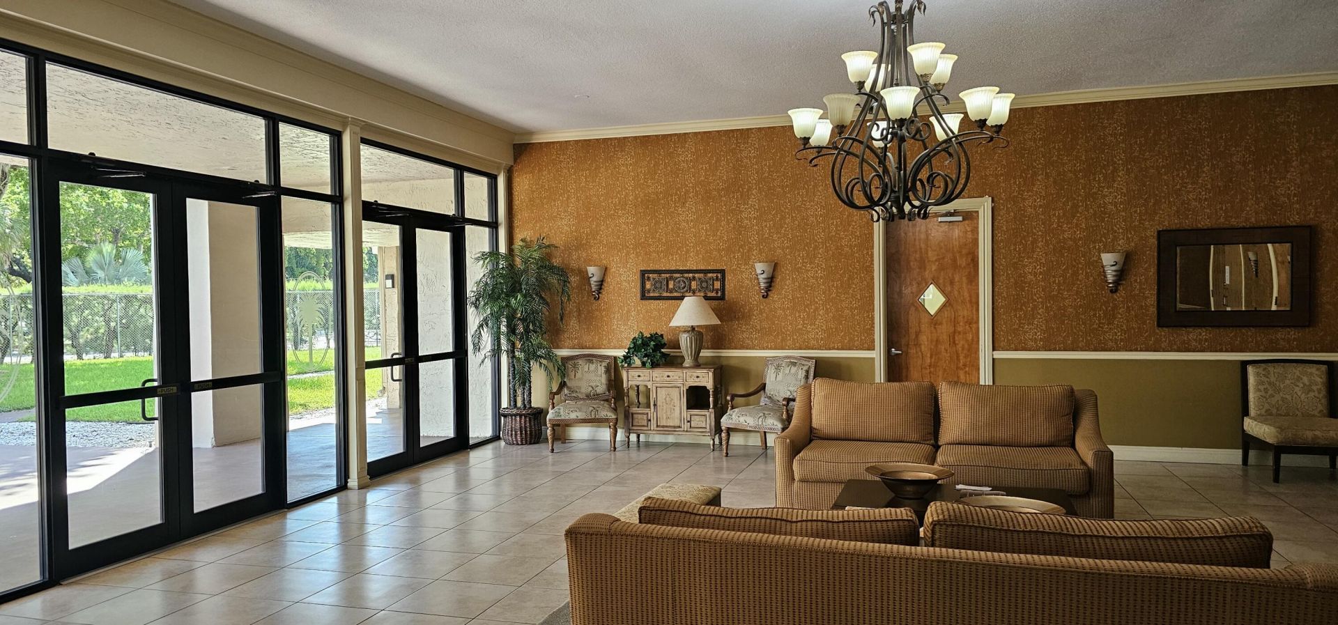 721 Lori Dr, Unit 105, Palm Springs, FL 33461 Photo