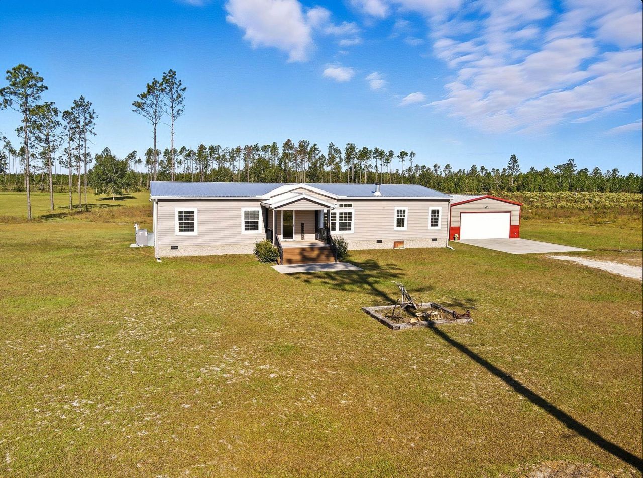 641 SE Sequoyah Trail, Lee, FL 32059 Photo