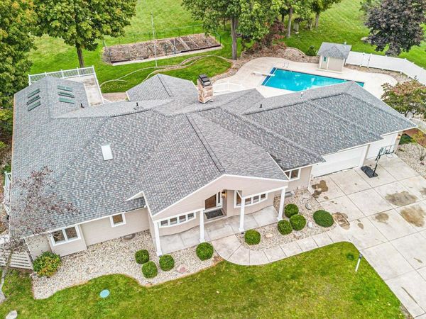 51354 Stratford Drive, Elkhart, IN 46514