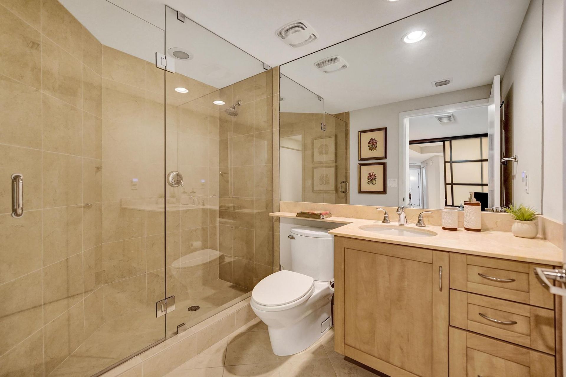 2831 N Ocean Boulevard, Unit 303N, Fort Lauderdale, FL 33308 Photo