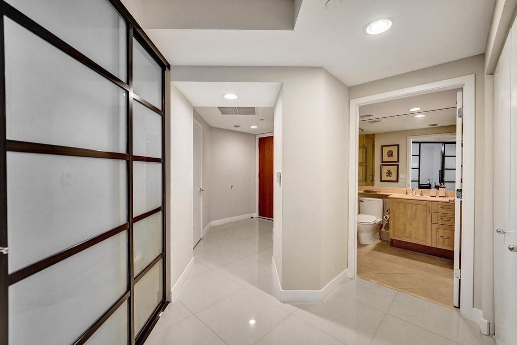 2831 N Ocean Boulevard, Unit 303N, Fort Lauderdale, FL 33308 Photo