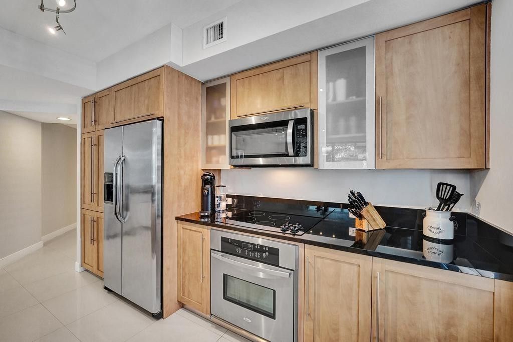 2831 N Ocean Boulevard, Unit 303N, Fort Lauderdale, FL 33308 Photo