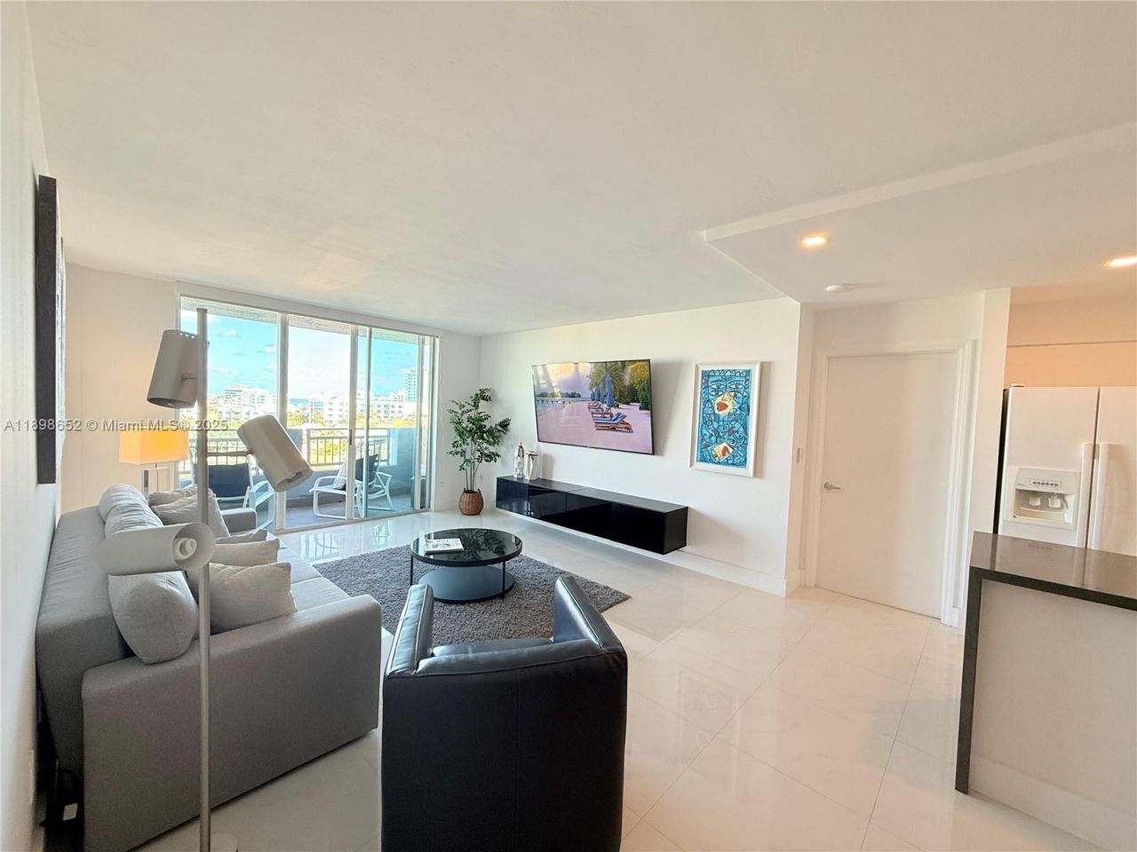 90 Alton Rd, Unit 909, Miami Beach, FL 33139 Photo