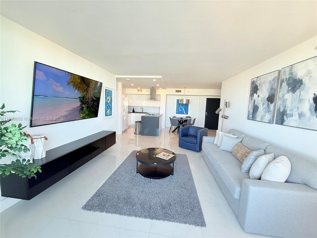 90 Alton Rd, Unit 909, Miami Beach, FL 33139 Photo