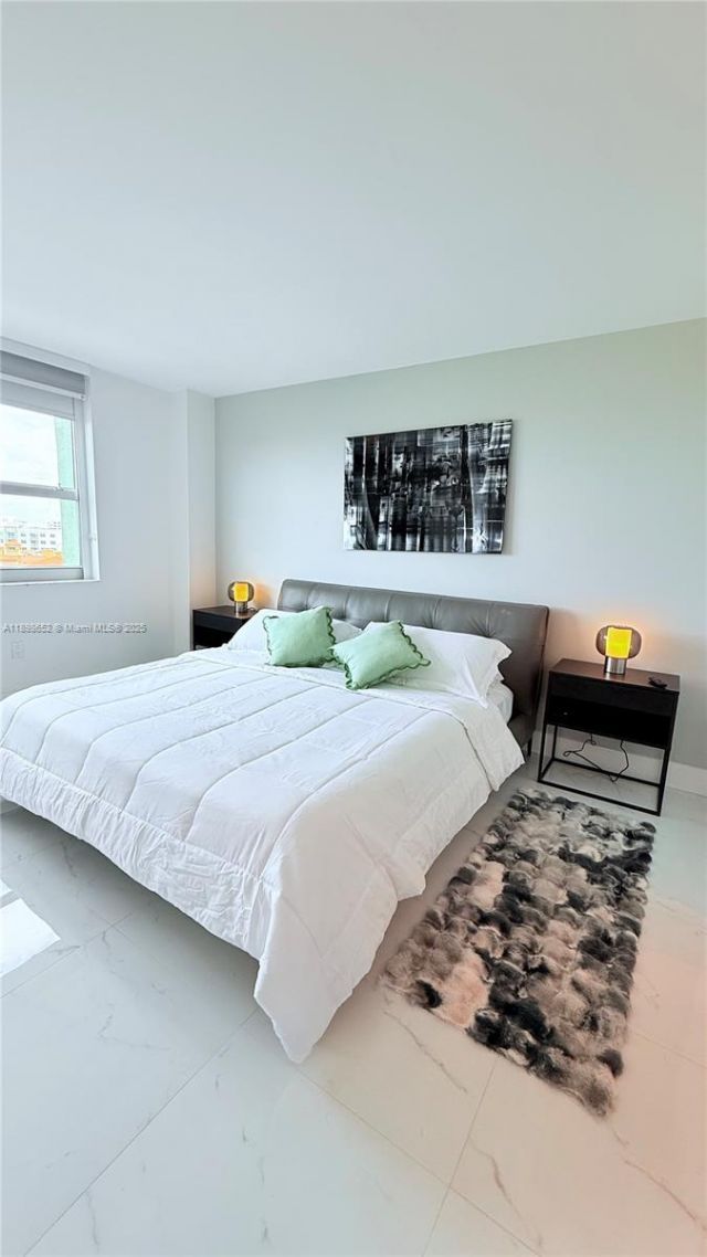 90 Alton Rd, Unit 909, Miami Beach, FL 33139 Photo