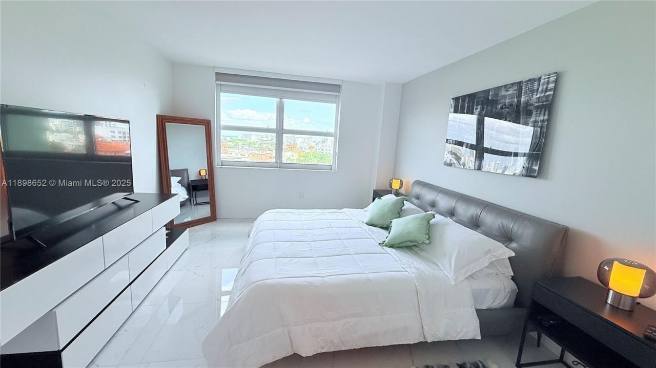 90 Alton Rd, Unit 909, Miami Beach, FL 33139 Photo