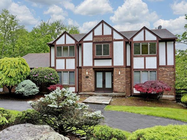 3 Larissa Court, Airmont, NY 10952