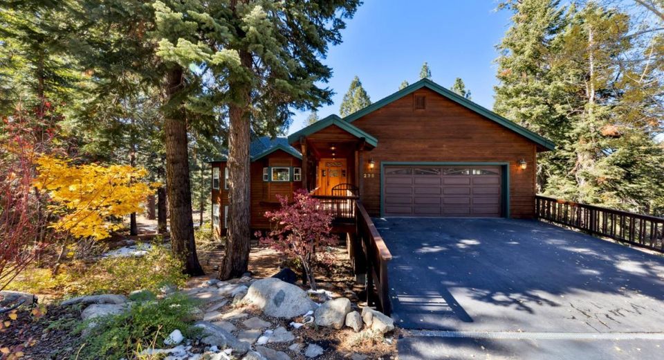 236 Uplands Way, South Lake Tahoe, CA 96150 Photo