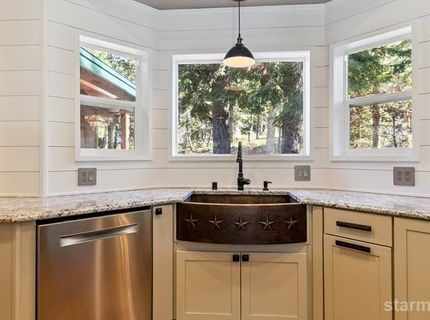 236 Uplands Way, South Lake Tahoe, CA 96150 Photo