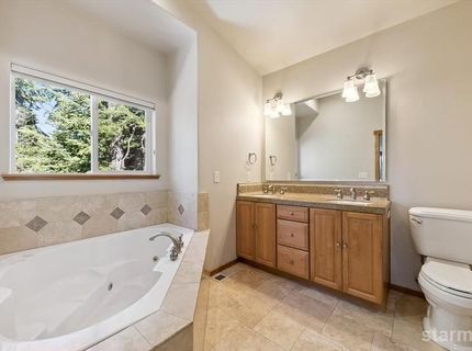 236 Uplands Way, South Lake Tahoe, CA 96150 Photo