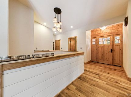 236 Uplands Way, South Lake Tahoe, CA 96150 Photo