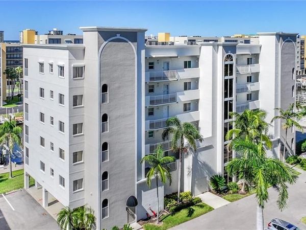4361 Bay Beach LN, Unit 424, FORT MYERS BEACH, FL 33931