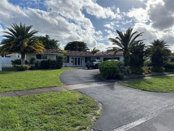 4812 Van Buren St, Hollywood, FL 33021