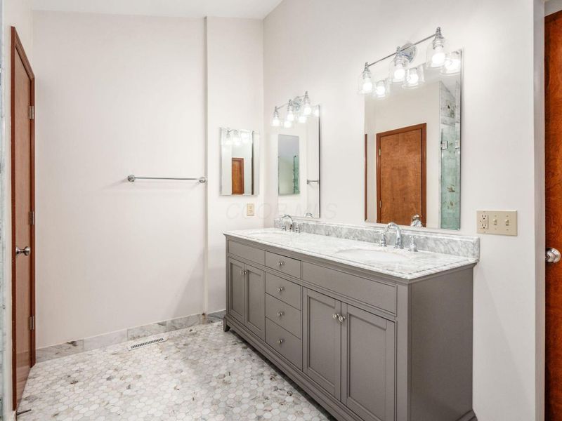 7668 Brandbury Place, Dublin, OH 43017 Photo 5