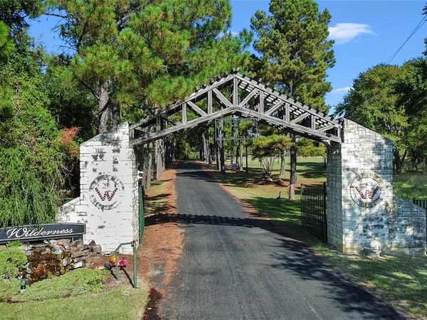 4 Shiloh Road , Streetman, TX 75859