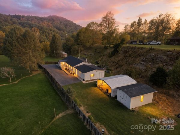 63 Raleigh Lane, Hot Springs, NC 28743